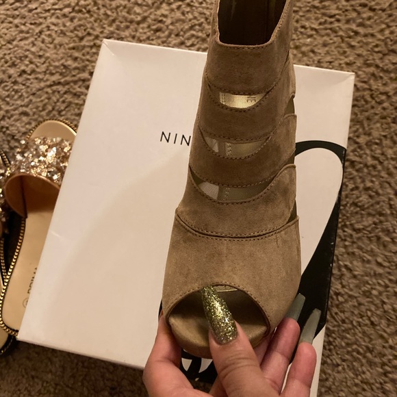 Heels - Picture 7 of 9